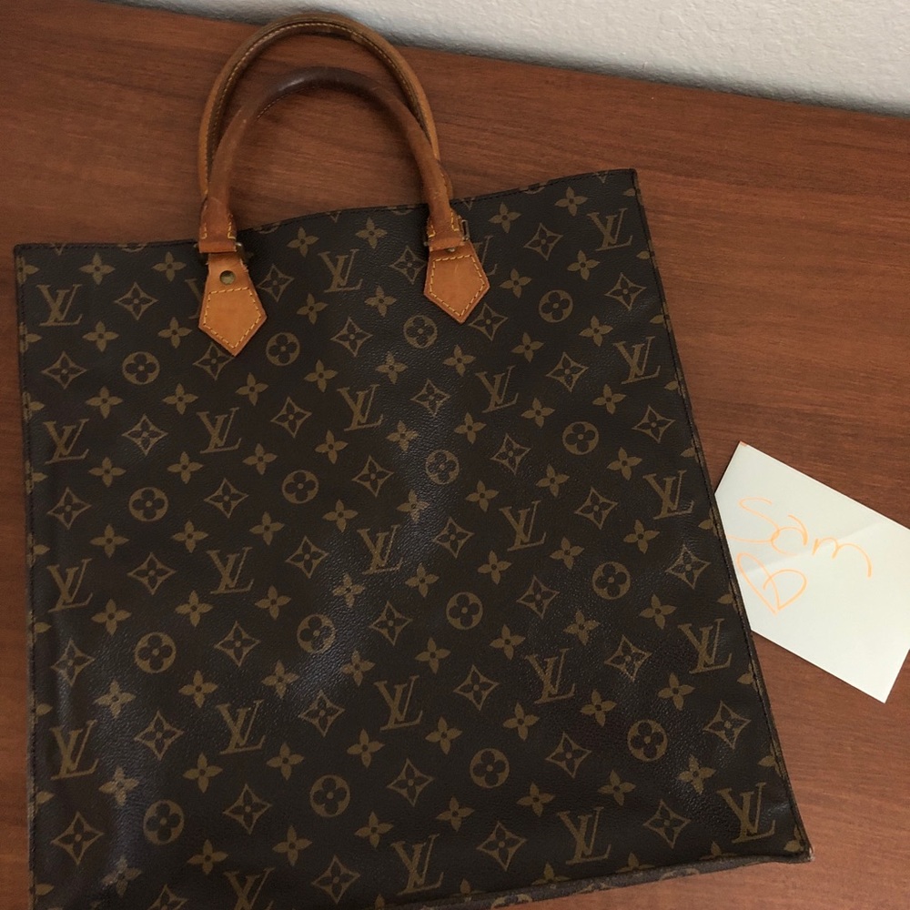 SOLD 🥰Louis Vuitton Sac Plat